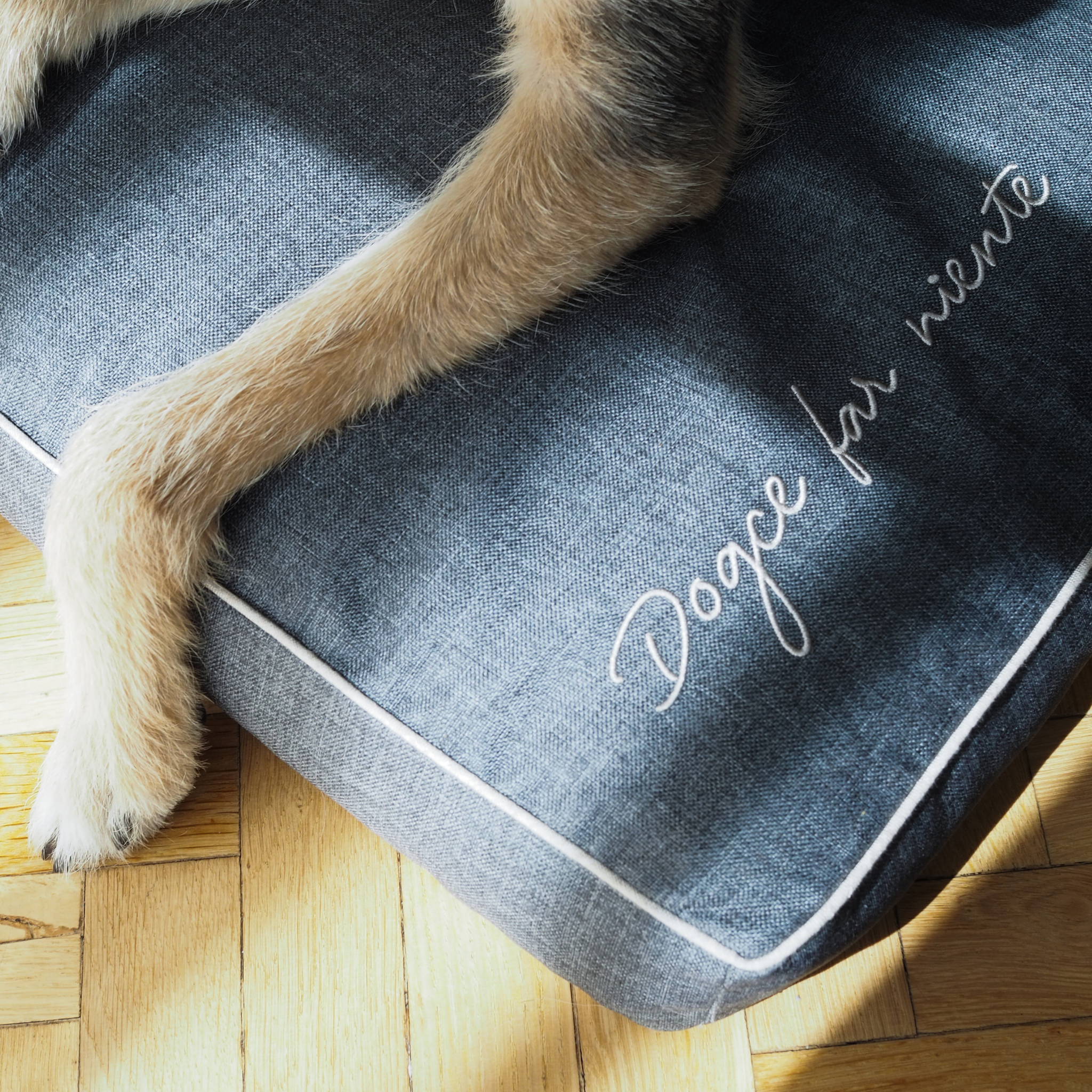BF: Reversible pillow - bestseller