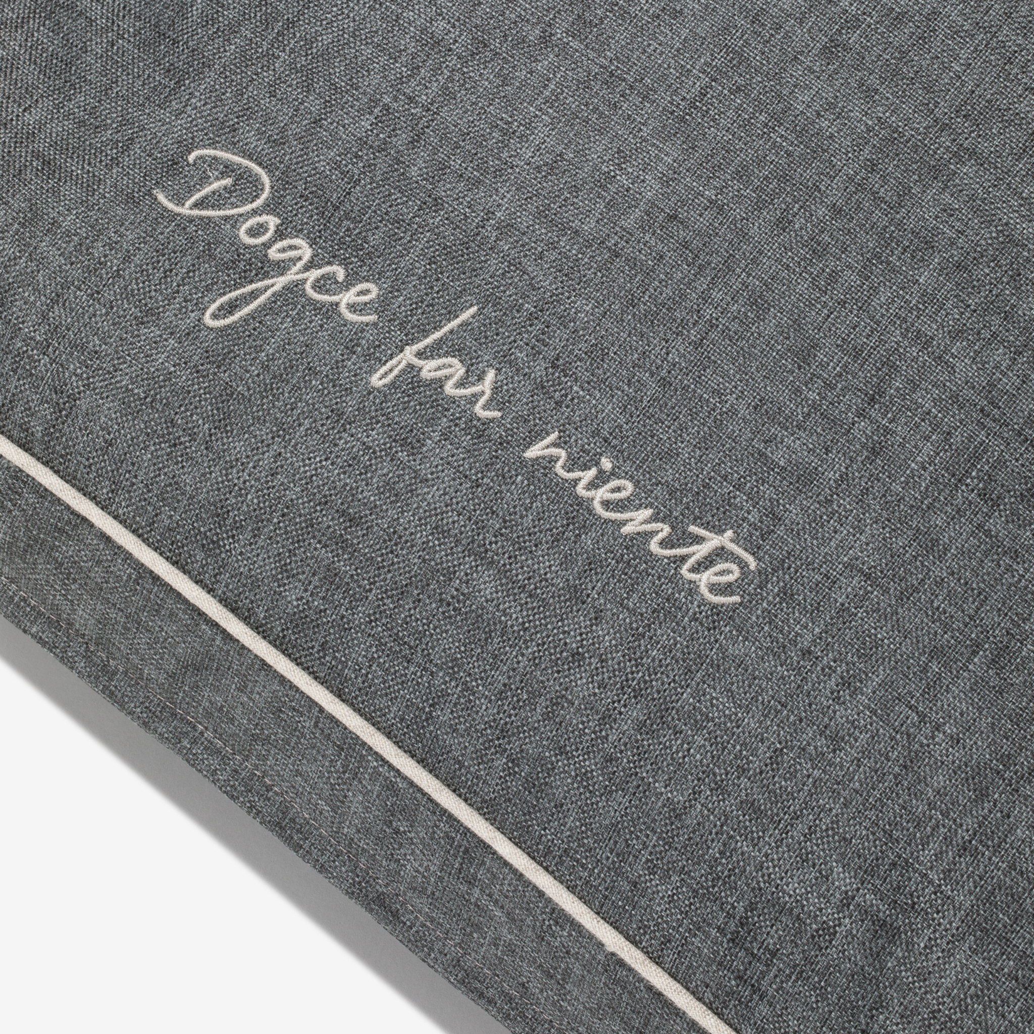 BF: Reversible pillow - bestseller
